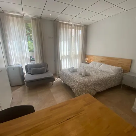 11 Nights Апартаменты *